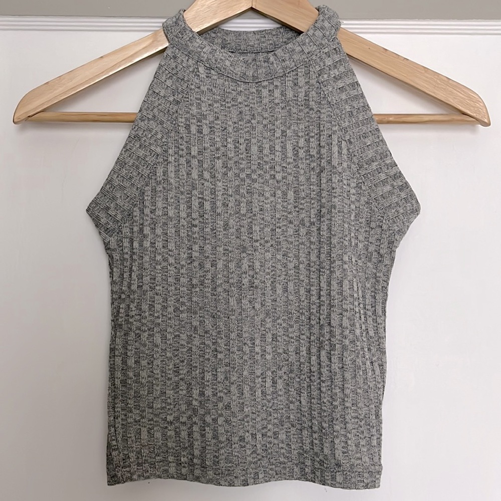 BERSKA Cropped Top NWOT